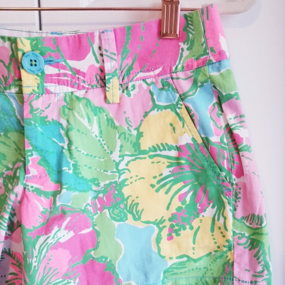 Lilly Pulitzer Callahan shorts hibiscus print - Picture 4 of 7